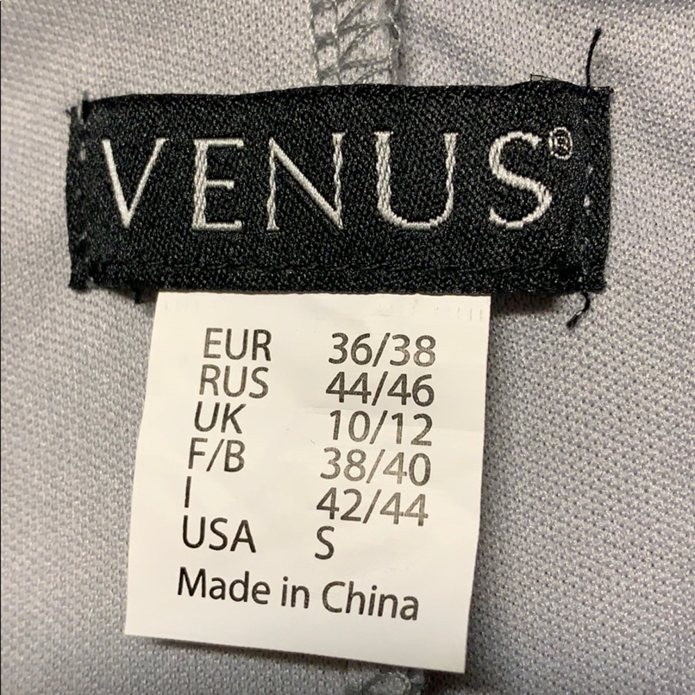 Dress - Picture 3 of 4